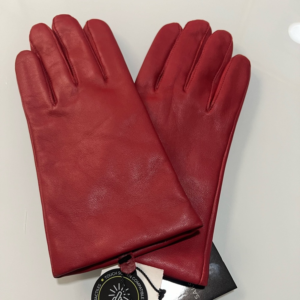 GENUINE LEATHER GLOVES! Cashmere lined. New with Tags. Warm and glossy!